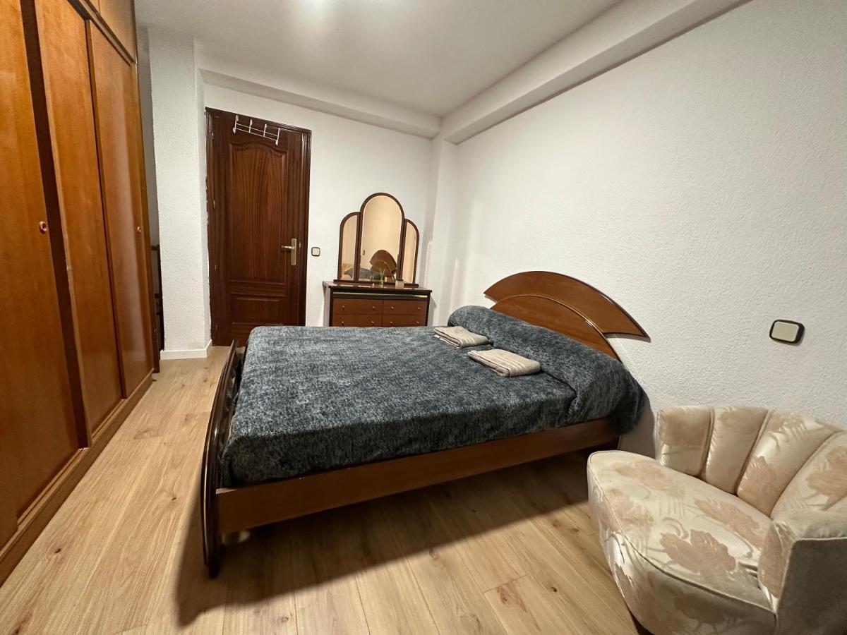 Licenciado Vidriera Lägenhet Madrid Exteriör bild