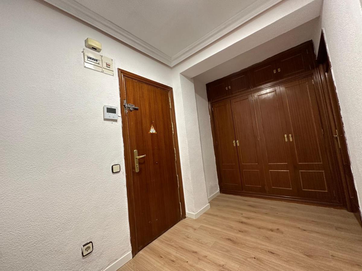 Licenciado Vidriera Lägenhet Madrid Exteriör bild